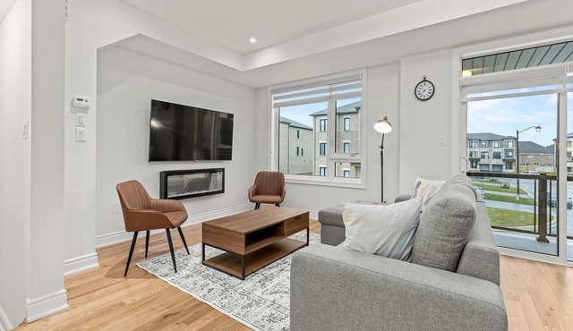 Modern Home With Parking Near Canada's Wonderland!