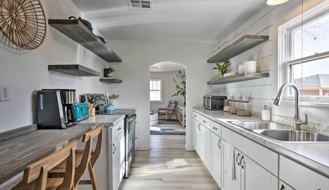 Modern Kanab Cottage w/View < 1 Mi to Hiking!