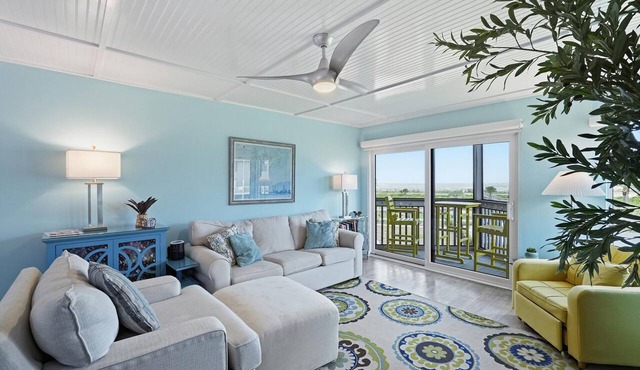 Modern, renovated condo on Harbor Island!