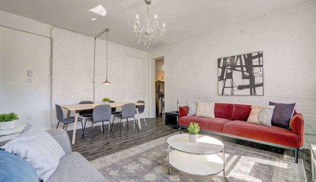 Mont-Royal Ave Apartment with Private Studio Suite