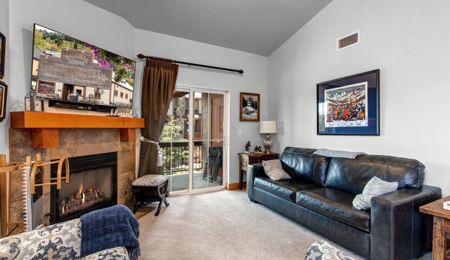 Moose Mgmt at Bear Hollow 4403 Top Floor-Pool-Hot Tub-Free Shuttle-Clubhouse