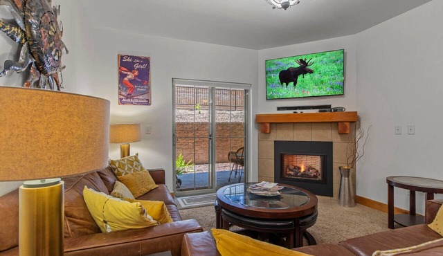 Moose Mgmt at Bear Hollow 4205 Pool-HotTub-Trails-Reliable WiFi-Free Shuttle