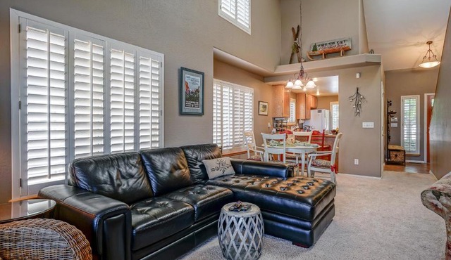 Mountain Oaks Retreat AC Spacious Flagstaff Townhome Golf Trails Nearby