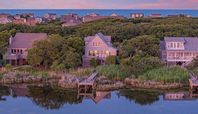 Mucky Duck | Soundfront Cottage with Private Pier