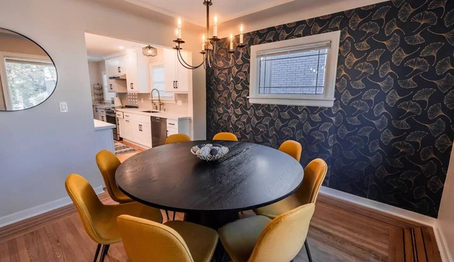 Multigenerational families, work groups, friends, gather a block from Greenlake!