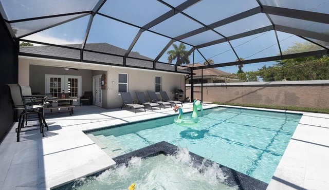 Naples Villa with Salt water Pool