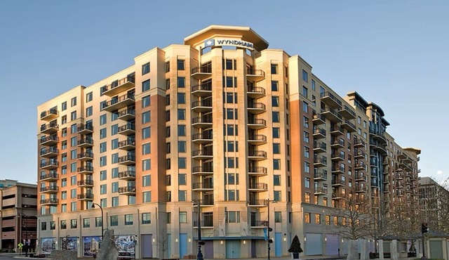 Nat'l Harbor MD’s Innovative Waterfront District near Wash DC 2BD/2BA Deluxe Ste