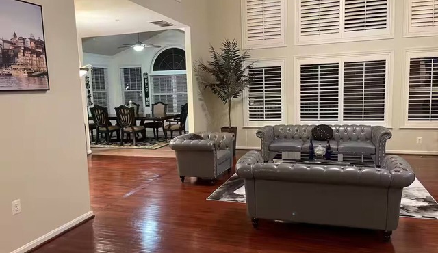 National Harbor- DC Suburbs- 3 bedrooms-Driveway