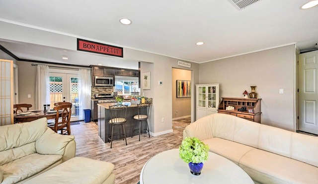 Near I-405 & 1 Mi to Dtwn! Kirkland Family Home