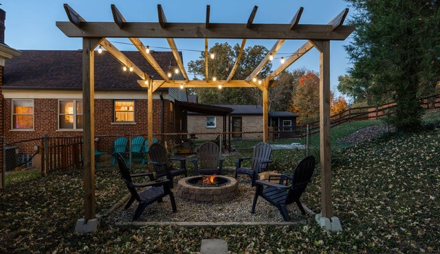 New 4bed, Fire Pit, Deck, Coffee Bar