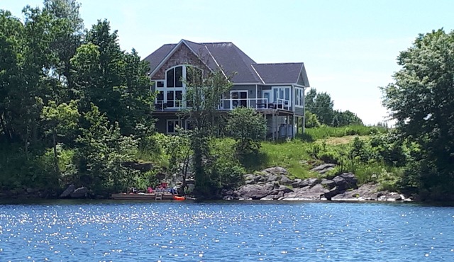 New build luxury Lakehouse on stunning Whitestone Lake
