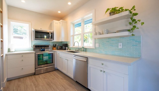 NEW FABULOUS Ku'au Ko 2 bed 2 bath beach ccottage- AC every room 1 mi to Paia