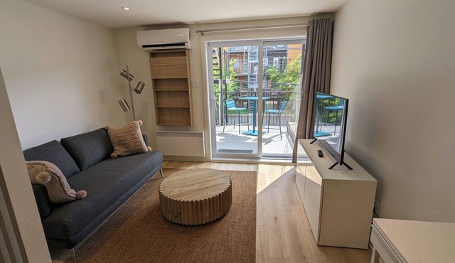 New fully furnished high-end apartment near Jean Talon market