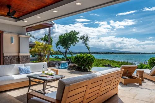 New Luxury Oceanfront 4-Bedroom Villa with Movie Theater Private Pool Hot Tub and Free Car with 6 Nights Hale Nani at Kolea Kai by KBM Resorts