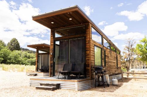 NEW! Modern Cabin Tiny Home at Cliffside #2