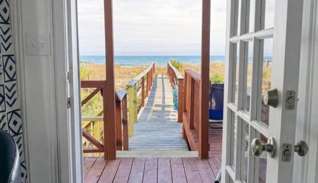 ~NEW~ Oceanfront Vintage‑Modern Cottage Beachfront Steps to Boardwalk Fun