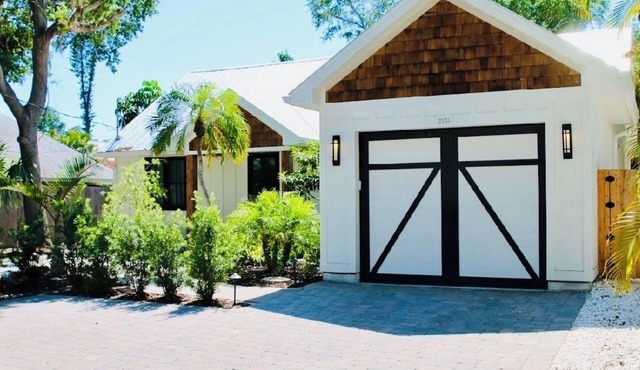 New Resort Style Pool/Spa home in Great Location!