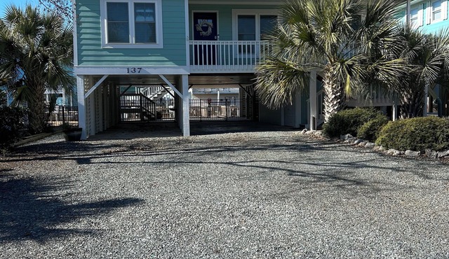 New to Rental Market! Beautifully renovated canal home Pet Friendly