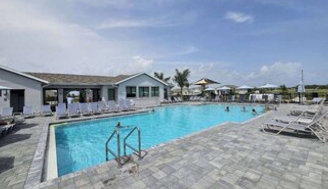 New Vills, close to our Amazing Gulf beaches, bikes, beach chairs, and 2 car garage.