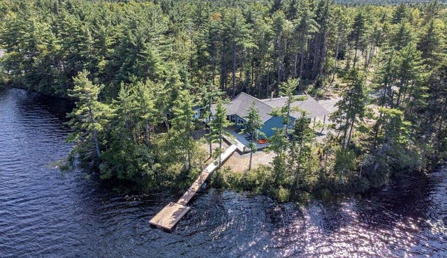 New Waterfront Cottag on Hirtle Lake