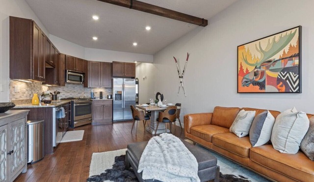 Newpark Terrace|Sleeps 5|Private Hot Tub|Restaurants & Shopping