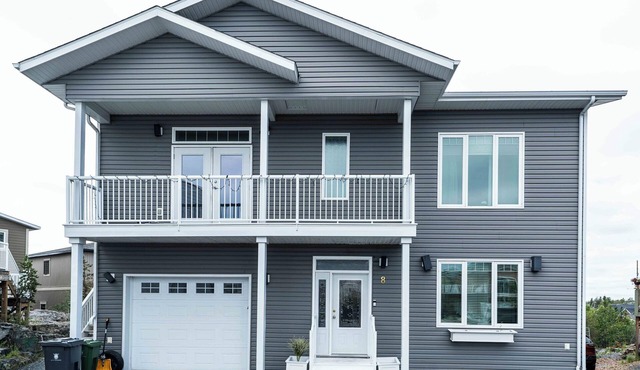 Northern Solace, 2 bedrooms, 2 bathrooms, kitchen, living room, 5 min to Airport