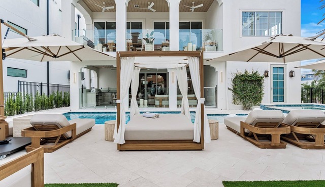 NOVA-New Luxe Beach Villa-Sleeps 54-Steps to the Beach-Pool,Spa & Jacuzzi Resort