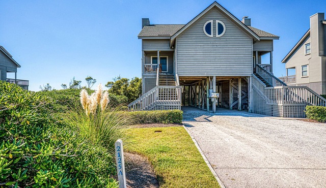 Ocean and waterway-view duplex - pool, beach access, washer/dryer, central AC
