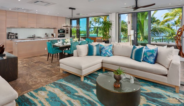 OCEAN VIEW ANDAZ PENTHOUSE LUXURY Just Steps to the Beach + Private Lanai Spa