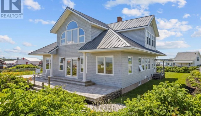 Ocean View Cottage In The Heart Of North Rustico- Seconds To Beach & Restaurants