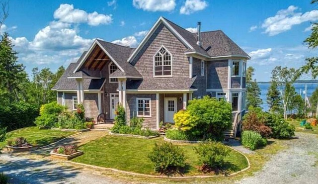 Ocean View Villa with Hot Tub and Movie Theatre