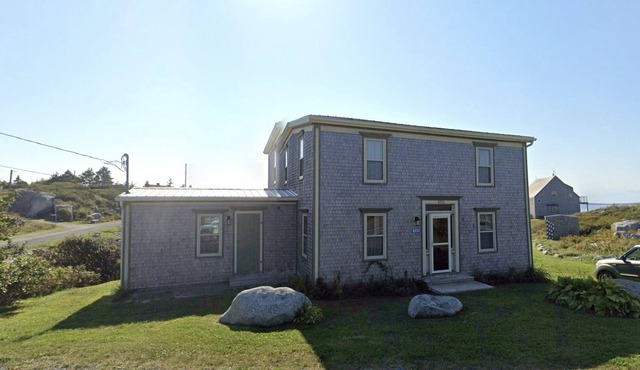 Oceanfront Cottage - 1 minute from Peggy's Cove