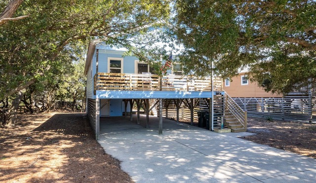 Oceanside, fun location, walk to beach