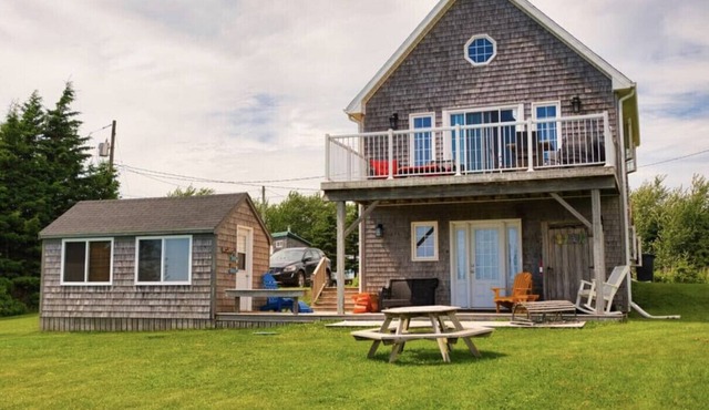 Oceanview Beach Cottage and Bunkie
