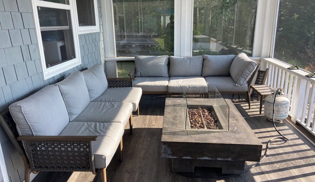 Off-Grid Retreat on Oromocto Lake