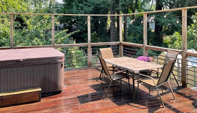 Olympic Hills six bed haven with hot tub and grill