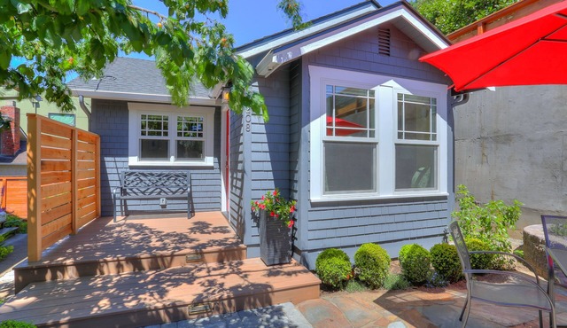 One-bedroom House and Patio all to yourself in a Great Location