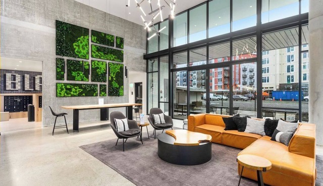 Open Loft in Redmond Core - 92 Walkscore