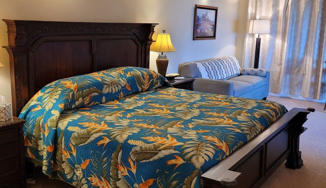 Orchid Unit-Adult Only-Prvt Entry&Bathroom-King bed-A/C Option