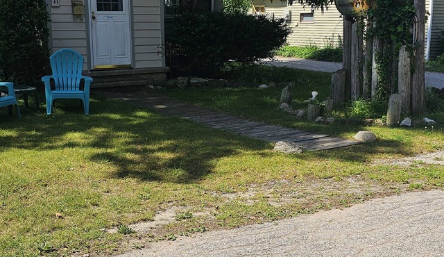 Our Parkview Cottage - 1 block from Stearns Beach Ludington