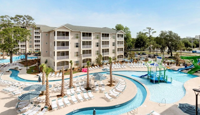 Outdoor Pool, Waterslides | Myrtle Beach Villa
