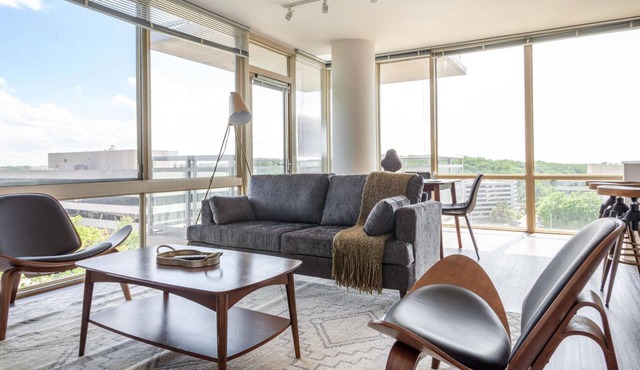 Outstanding Tysons Corner 2BR w/Pool, Pet Salon & W/D, by Blueground