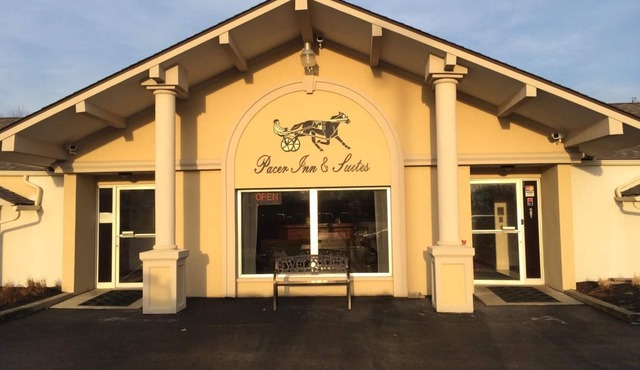 Pacer Inn And Suites Delaware