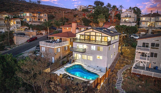 Panoramic Oceanview Retreat with Pool & Decks Sleeps the Whole Family! in Spring Valley