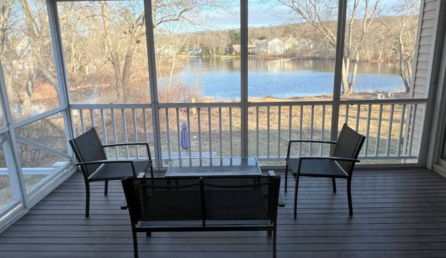 Pattagansett Lake House · Lake Front+kayaks+USCGA