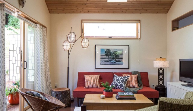 PDX Eco Cottage Guesthouse