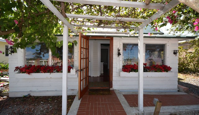 PEACE Cottage in the heart of downtown Stuart, Fl.
