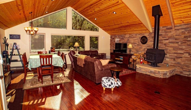 *Peaceful getaway *Close to Goldwater Lake *Cabin