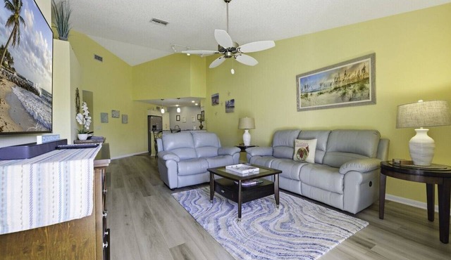 Peaceful Island Escape – Vista Verde 2-212 with Pond Views & Modern Comfort