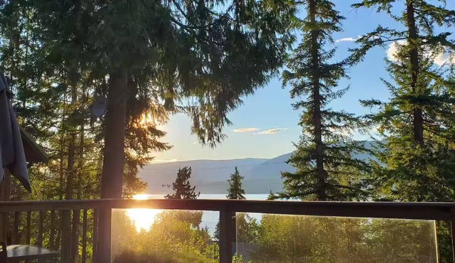 Peaceful Lakeview Cottage & five minutes to lake